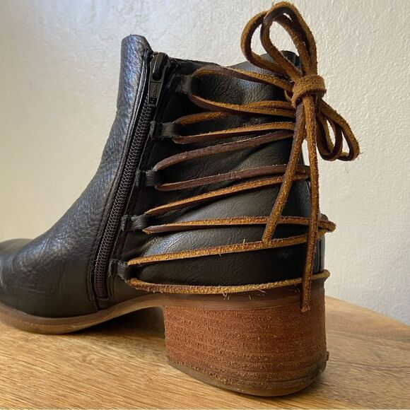 Korks Belaya Black Leather Lace Tie Up Ankle Boots - Picture 11 of 14